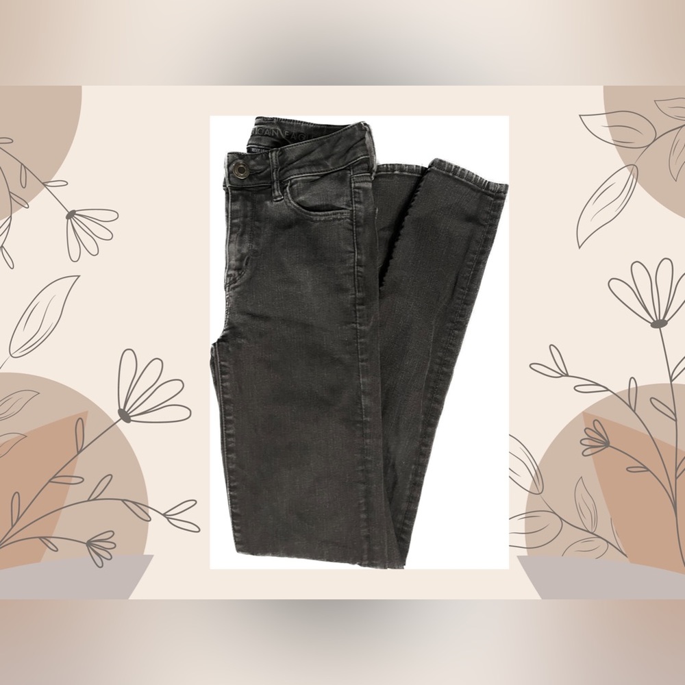 American Eagle- Size 0 Long. Black skinny jeans (no holes)